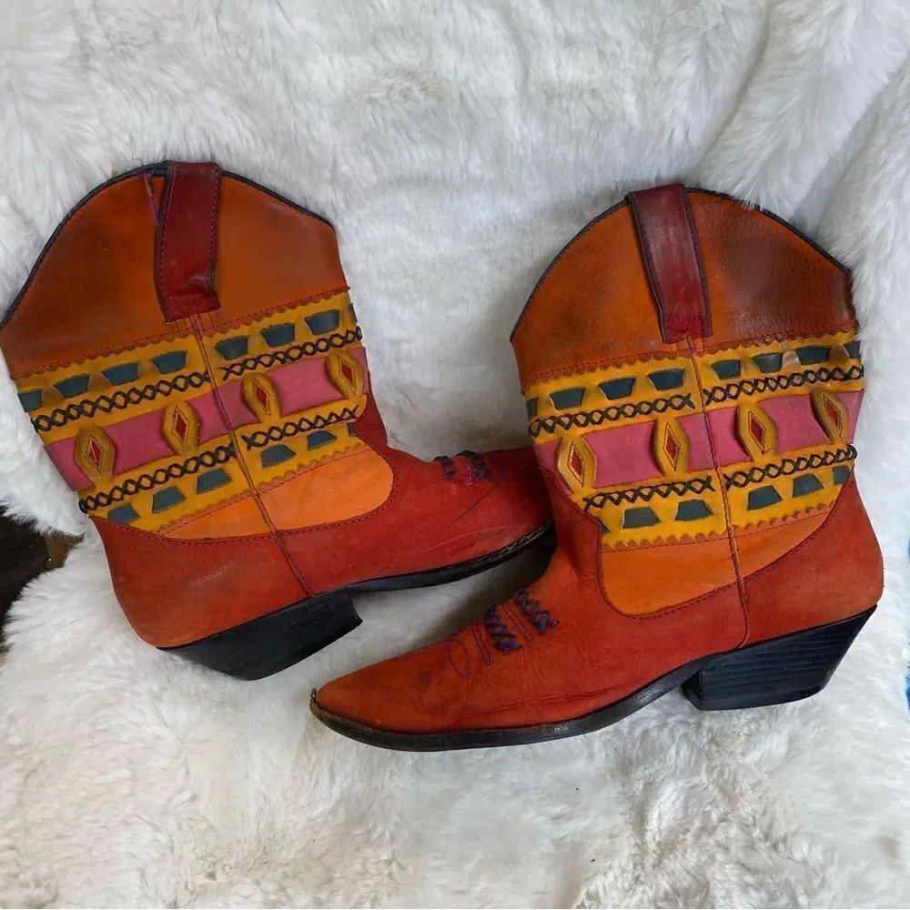 Vintage 1990’s  Circle S vibrant bold leather western boots 9.5